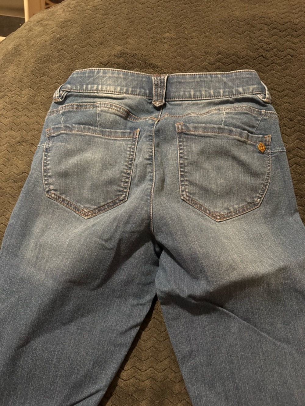 Democracy Skinny Jeans in Light Blue Wash - Picture 2 of 3
